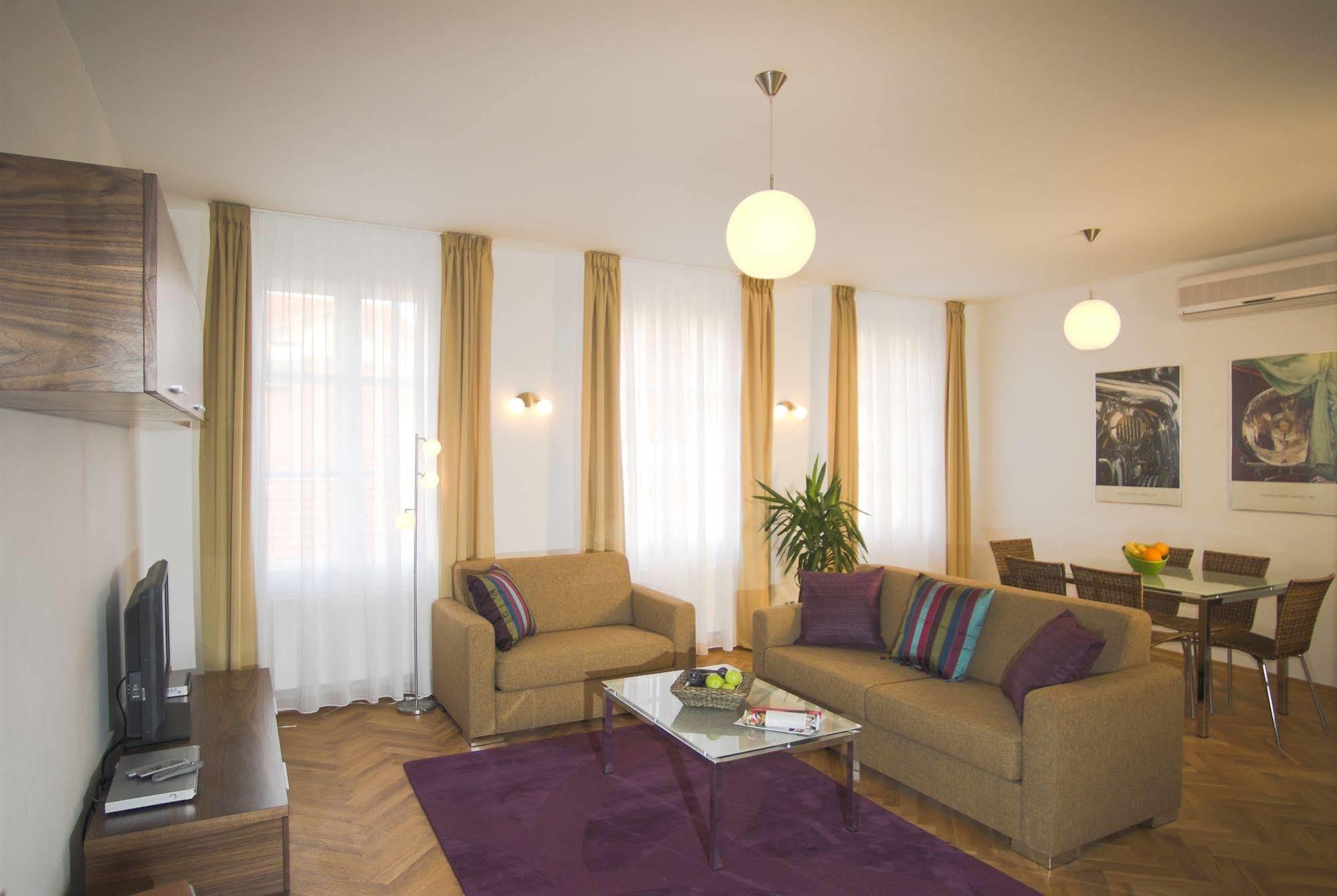 Residence Karlova Прага Екстериор снимка