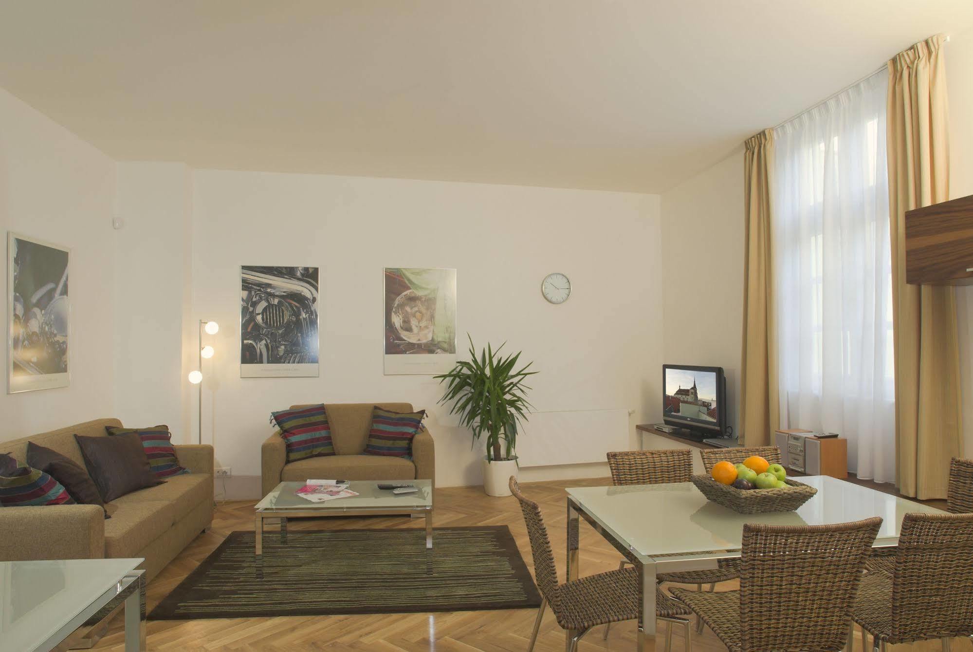 Residence Karlova Прага Екстериор снимка
