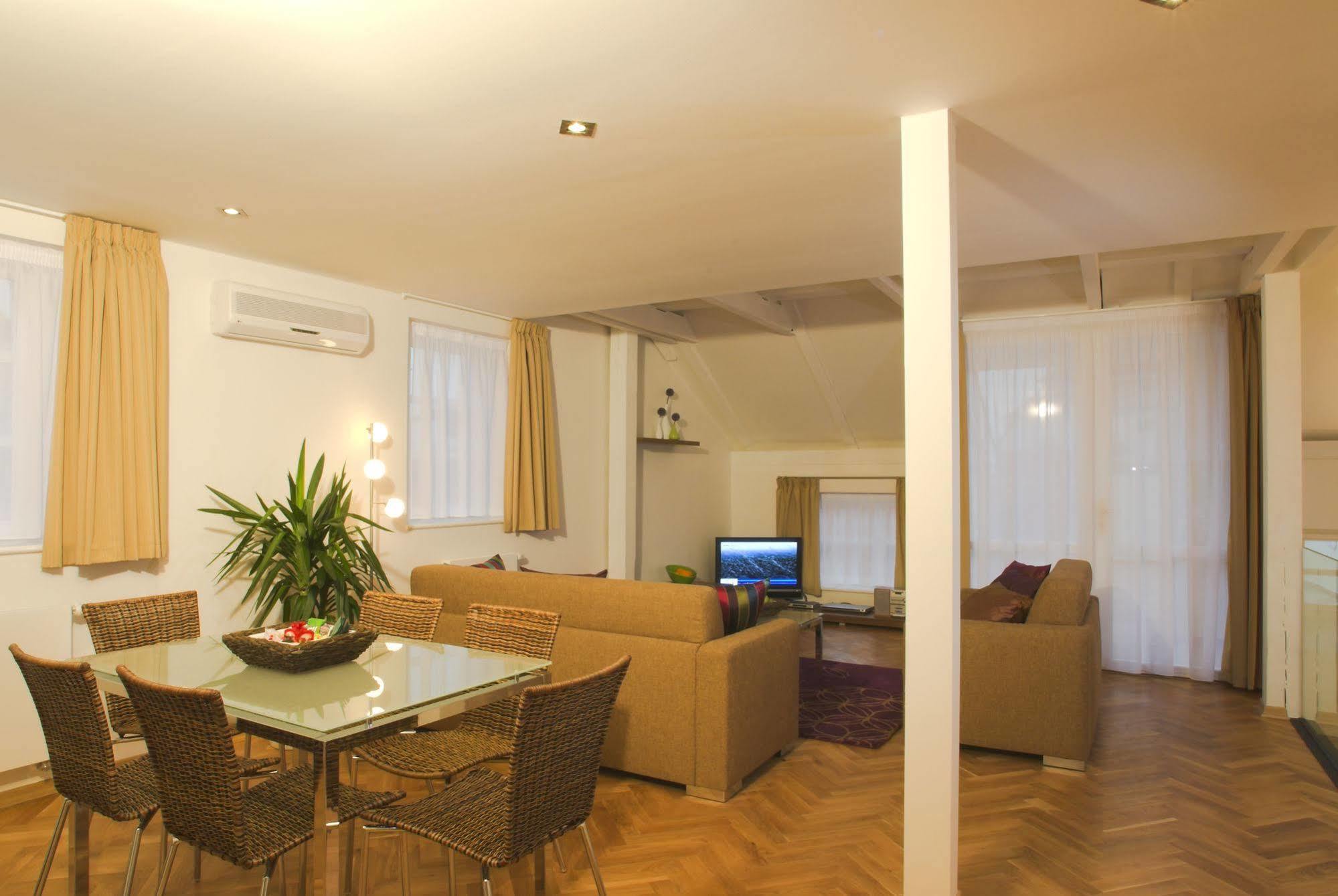 Residence Karlova Прага Екстериор снимка