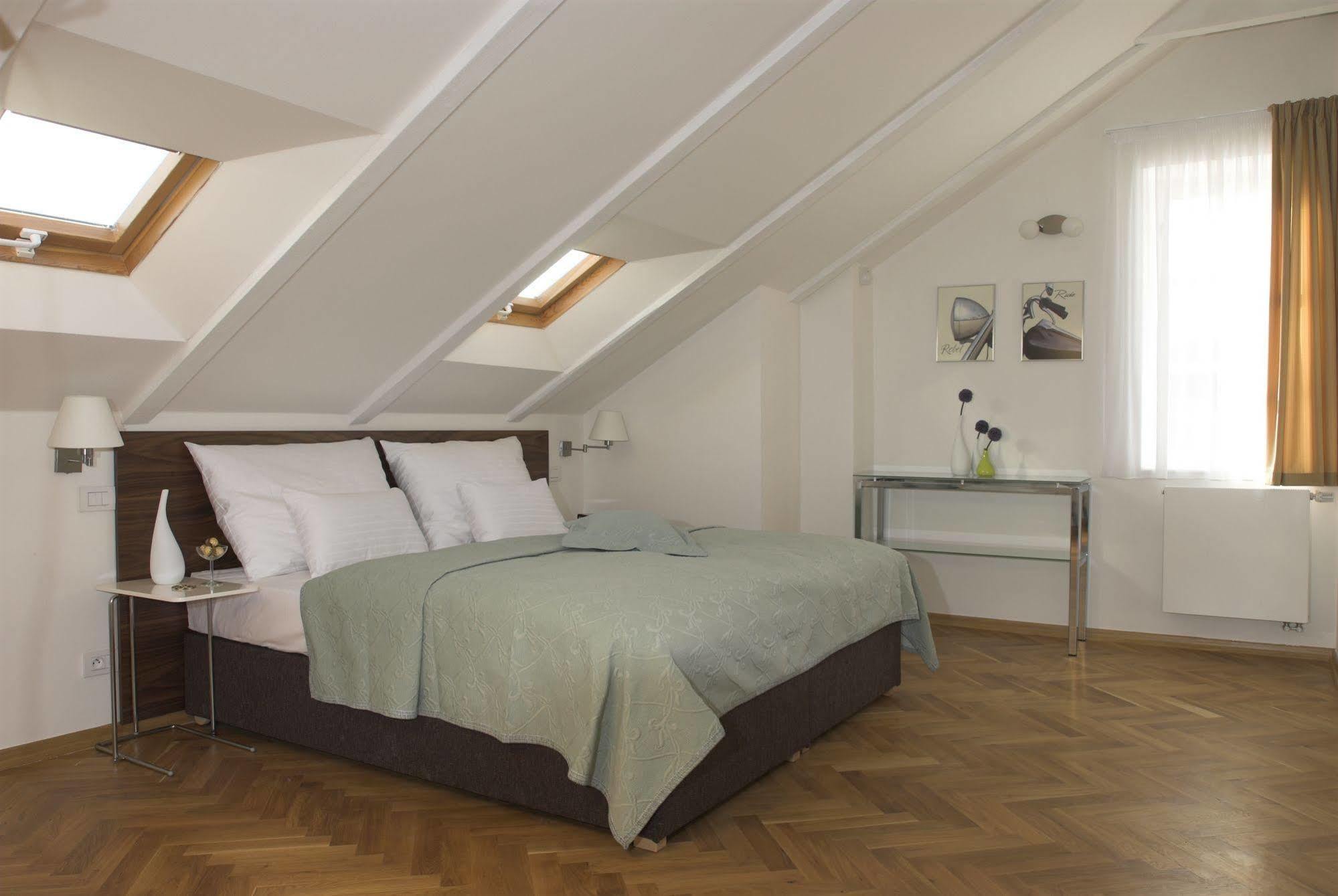 Residence Karlova Прага Екстериор снимка