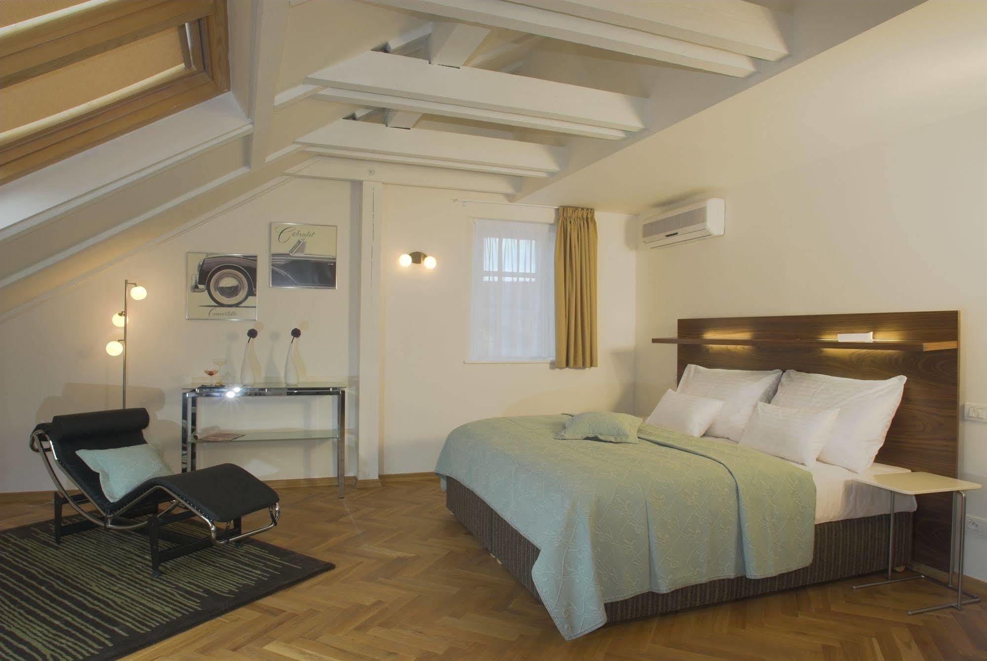 Residence Karlova Прага Екстериор снимка