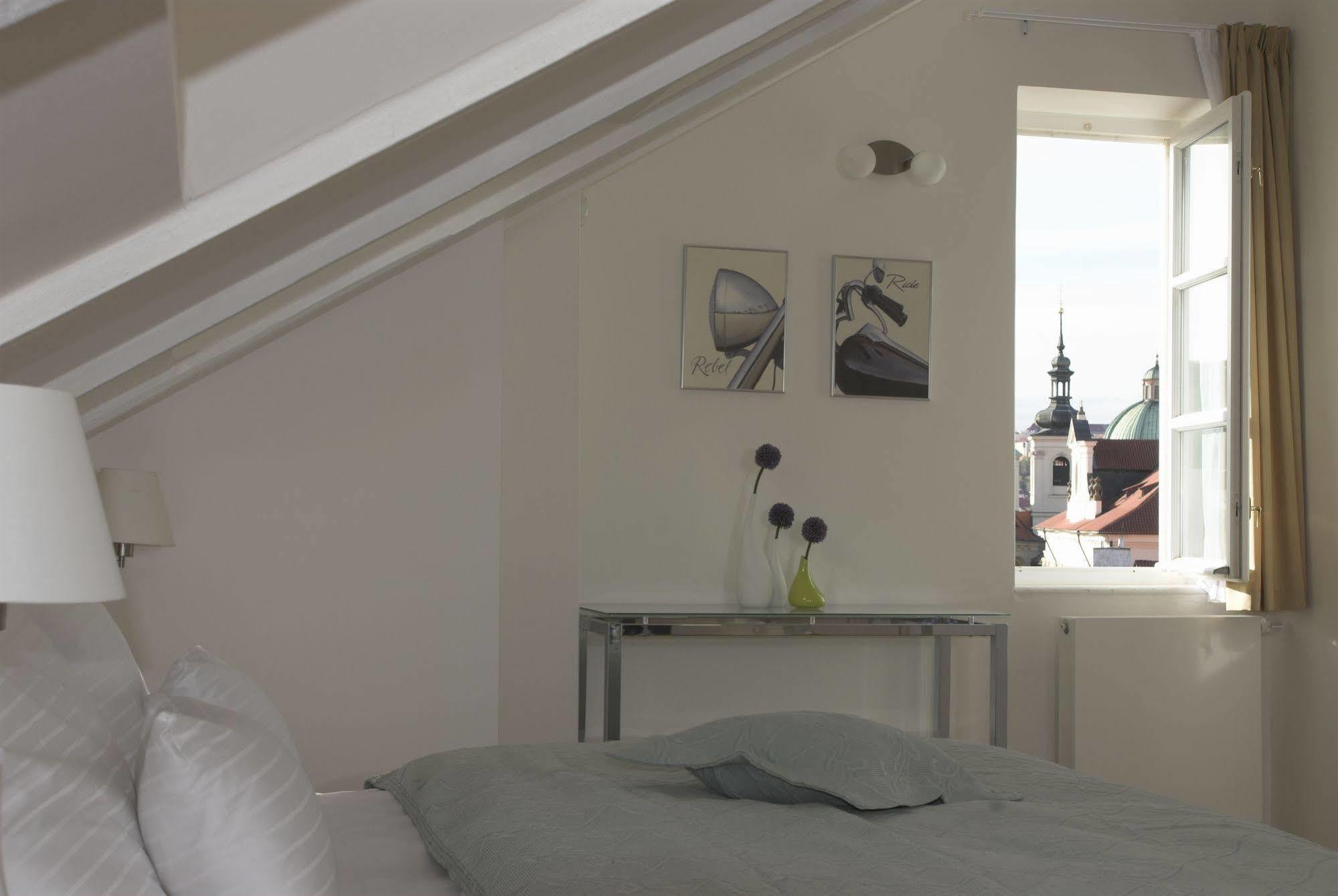 Residence Karlova Прага Екстериор снимка