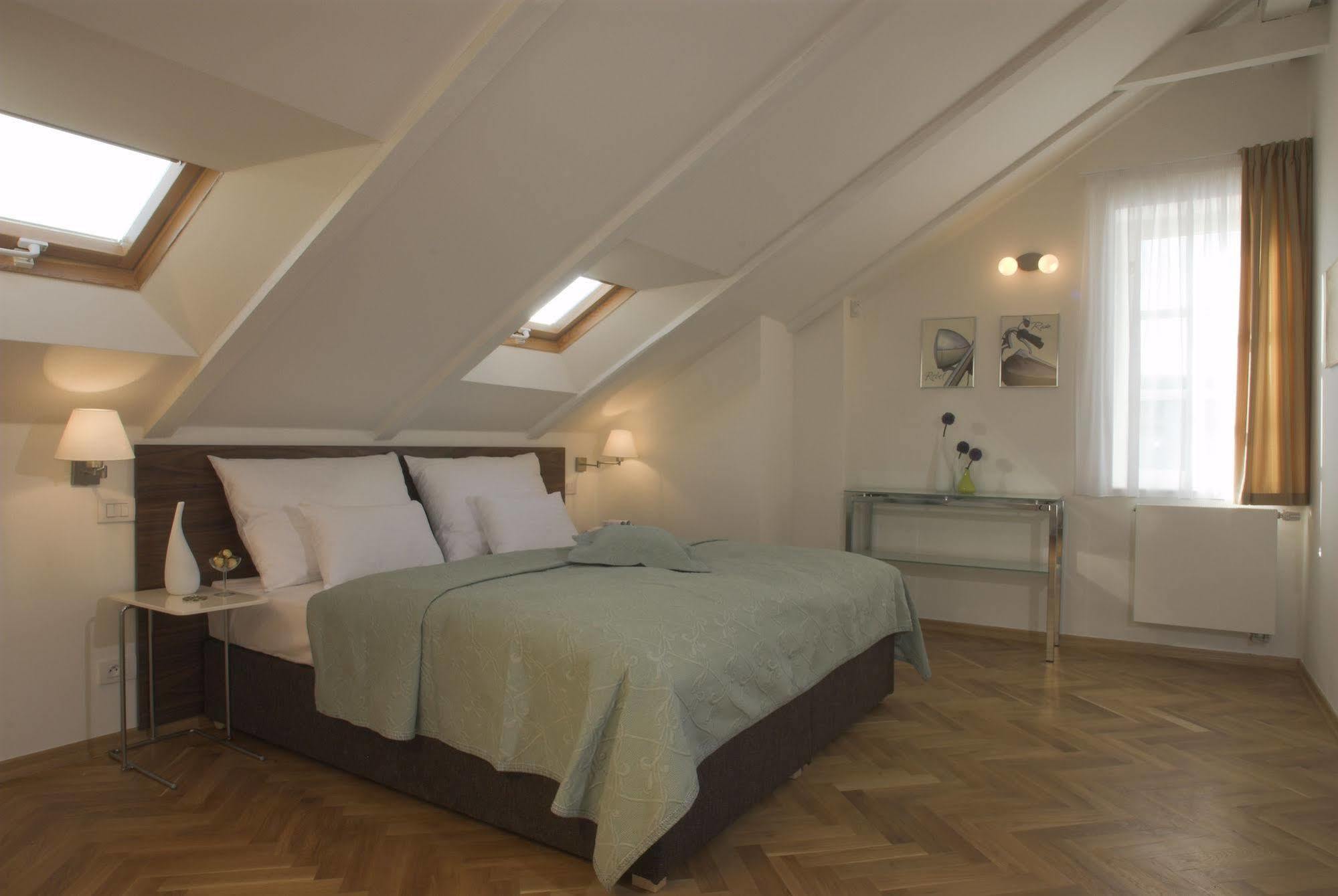 Residence Karlova Прага Екстериор снимка