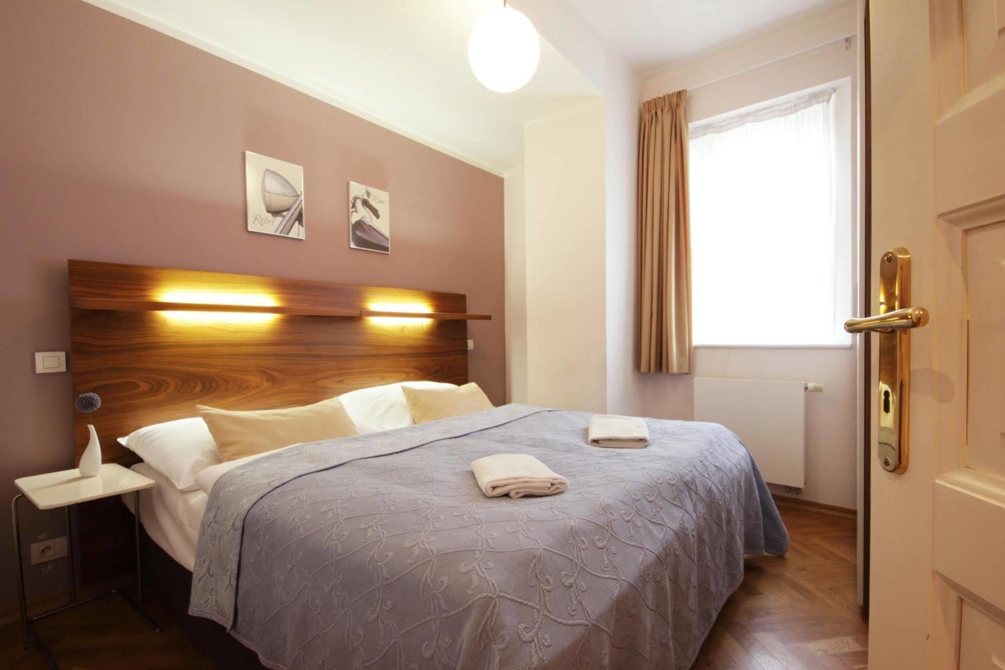 Residence Karlova Прага Екстериор снимка